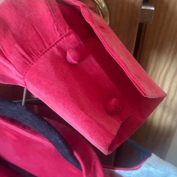 Chinese Year of the Horse - Scarlet Silk Blouse with Matching Vest - Picture 6 of 6